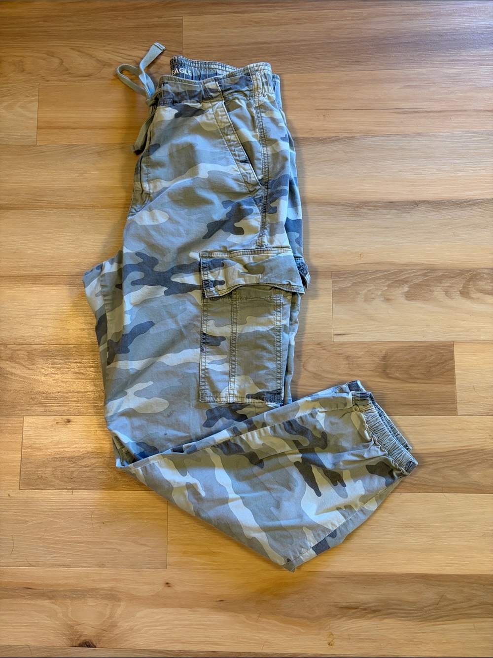 American Eagle Outfitters Camo Cargo Pants - Olive & Gray